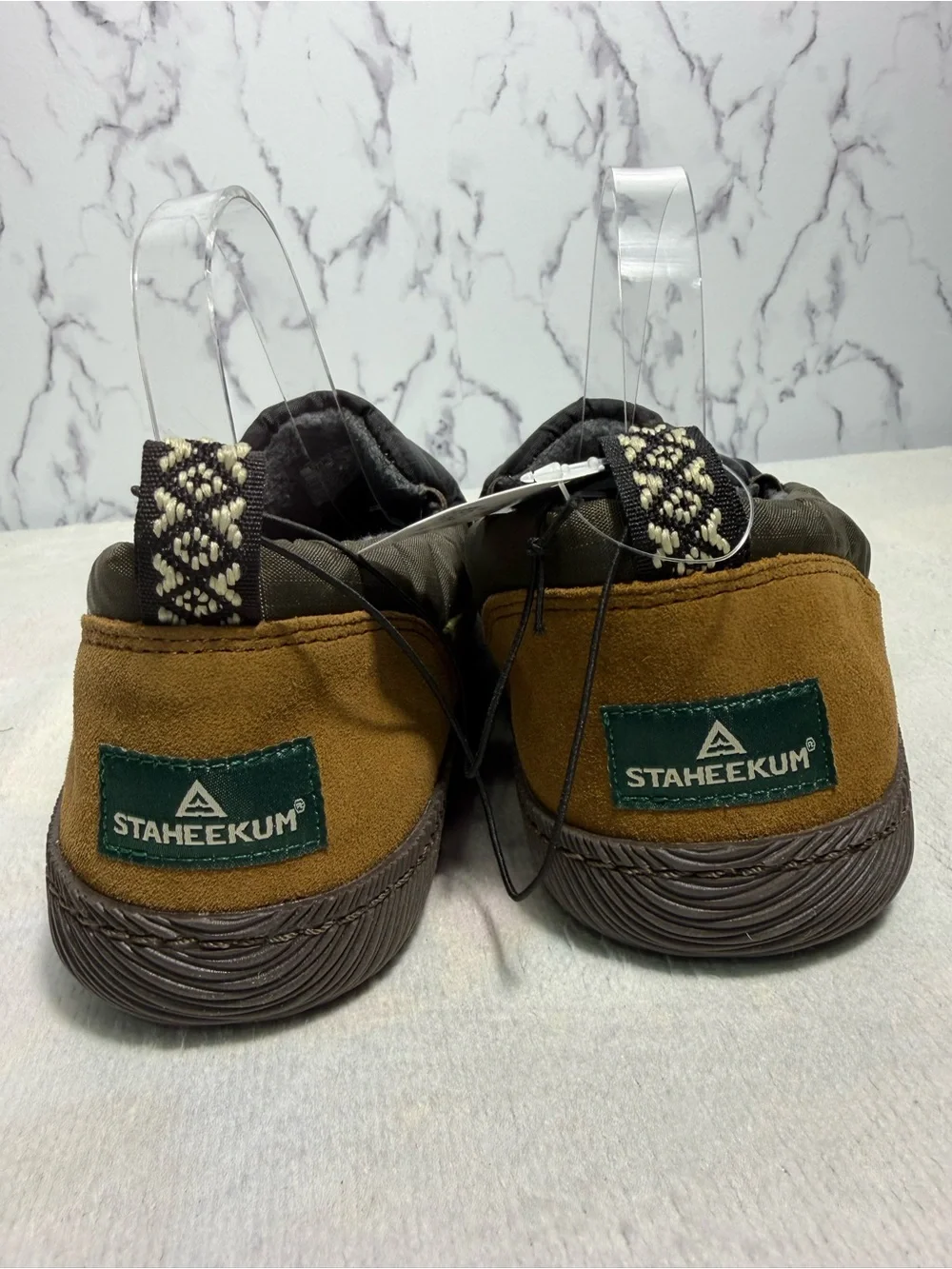 Staheekum Men’s Puff Slip-On Shoes Size 11 Black Quilted Camping Slippers NWT